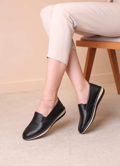 کفش کالج زنانه طبی چرم