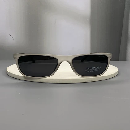 عینک آفتابی کررا با فریم کائوچو و لنز پلی‌کربنات پلاریزه UV400 Carrera Polarized