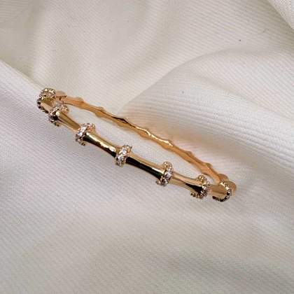 بنگل ژوپینگ مدل «بامبو» (Bamboo) | ساقه‌های طلایی با گره‌های نگین‌دار