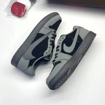 کفش نایک ایر جردن وان لو تراویس اسکات مشکی طوسی Nike Air Jordan 1 Low Travis Scott Black Gray