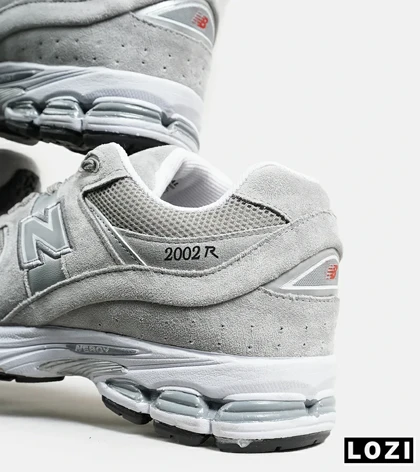 کفش کتانی طوسی NEW BALANCE 2002R