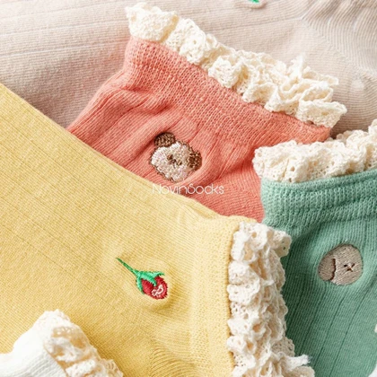 جوراب لبه گیپوری با گلدوزی میوه 1027