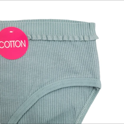 شورت زنانه کبریتی وارداتی مدل لبه کنگره‌ای