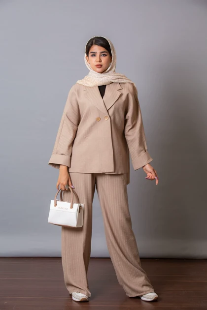 مانتو شلوار راه راه دو دکمه بغل چاک