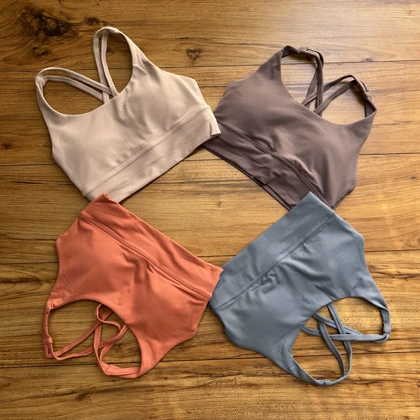 نیم‌تنه ورزشی زنانه لولولمون Lululemon مدل Energy Longline