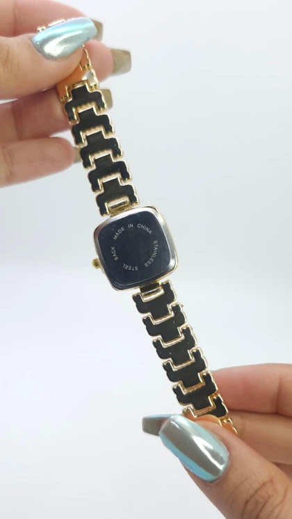 ساعت مچی زنانه مجلسی EHHE نگین‌دار با موتور کوارتز