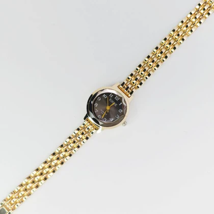 ساعت مچی زنانه مجلسی EHHE نگین‌دار با موتور کوارتز