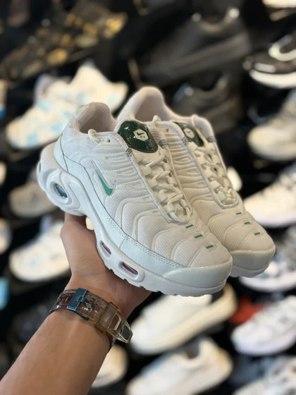 کتانی زنانه نایک تی ان