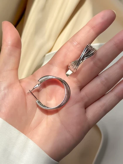 گوشواره پکی اشکی و کارتیه