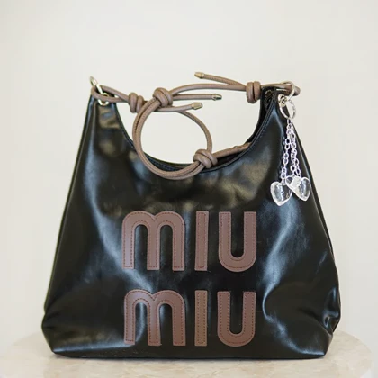 کیف زنانه دوشی MIU MIU