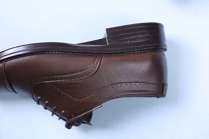 کفش چرم مجلسی مردانه برت سوزنی