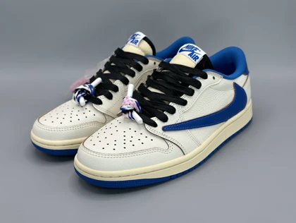 کتانی نایکی جردن1لو تراویس فرگمنت کرم آبی مستر/Nike Air Jordan1 low Travis