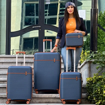 چمدان نشکن تیتان پلورا مدل TITANPLORA - TP6600SERIES Universal Travelle سری 4 عددی (کیف آرایشی هدیه)