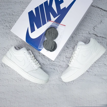 کفش کتانی زنانه نایک ایر جردن 1 سفید (Nike Air Jordan 1 Low White) کد 2332