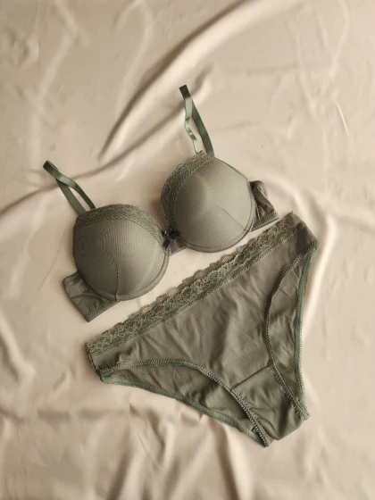 ست سوتین و شورت فنردار با جک کم NBB کد: 4616