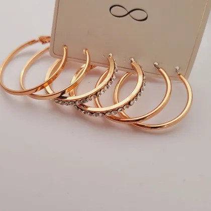 پک گوشواره حلقه‌ای بزرگ نگینی