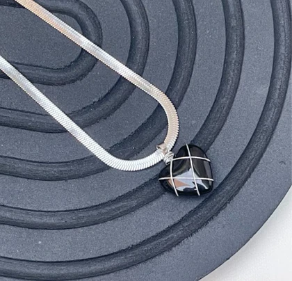 گردنبند ماری با اویز سنگ