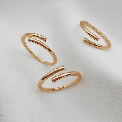 انگشتر زنانه ژوپینگ مدل حلقه باز طلایی مینیمال