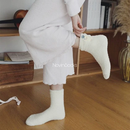 جوراب حوله ای گلدوزی شده