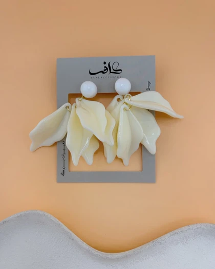 گوشواره گلبرگ صدفی