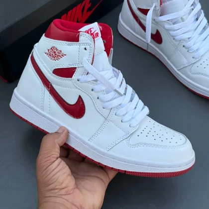 کتانی ویتنامی ایر جردن وان ساق‌دار سفید قرمزNike Air Jordan 1 Retro High Metallic Red