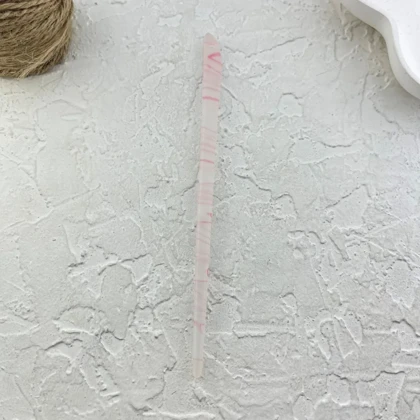 کانزاشی مو زنانه رزینی مرمری صورتی با طراحی ساده و کشیده مینیمال لوکس