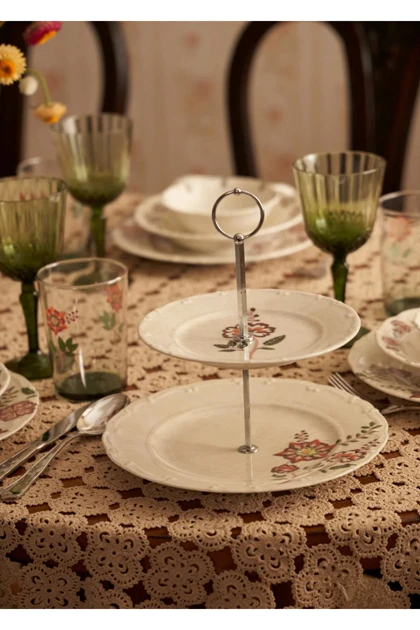 ظرف شیرینی دو طبقه Bella Maison مدل Grandma چینی - چندرنگ