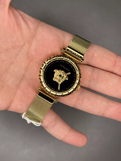 ساعت مچی ورساچه بند حصیری طلایی صفحه مشکی Versace
