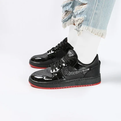 کفش و کتانی زنانه مدل NIKE AIR JORDAN 1 رنگ مشکی کد M5820