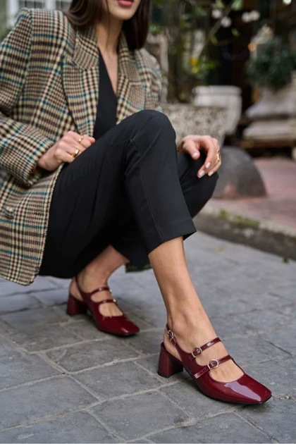 کفش پاشنه‌بلند کلاسیک زنانه madamra madamra