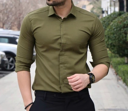 پیراهن مردانه سبز زیتونی پارچه دوشین اعلا دکمه مخفی کد 2672