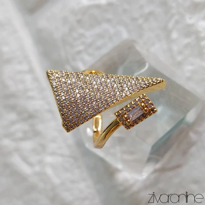 انگشتر زنانه مدل مثلثی طلایی 30017