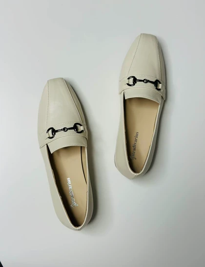 کفش کالج زنانه استرادیواریوس مدلStradivarius-Flat-shoes-FBl33