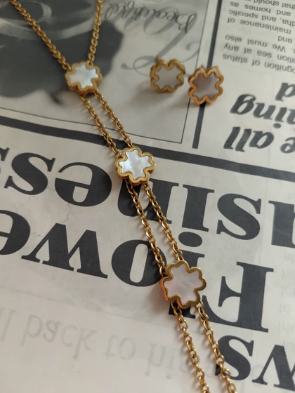 نیمست استیل طرح گل آویز