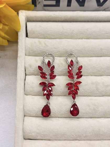 گوشواره جواهری قرمز عروس فول نگین کد 0016