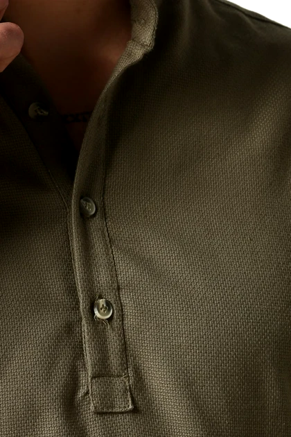 پیراهن یقه قاپک دار مردانه