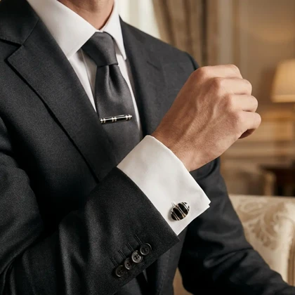ست دکمه سردست و سنجاق کراوات طرح بیضی برند Massimo Dutti