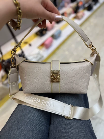 کیف دخترانه و زنانه LV مدل آریانا