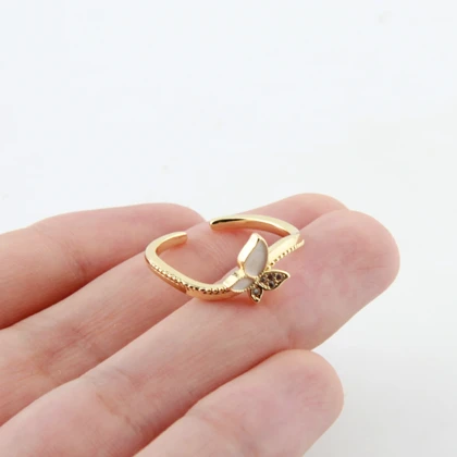 انگشتر زنانه مدل موجی طرح پروانه