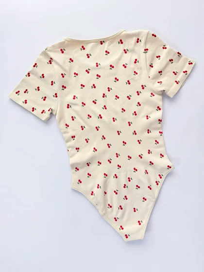 بادی سیملس یقه گرد کرمی طرح گیلاس