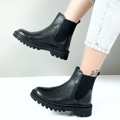 نیم بوت زنانه رنگ مشکی طرح چرم مدل پشت کشی کد 64870