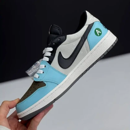 کفش نایک ایر جردن 1 لو تراویس اسکات بی ام و Nike Air Jordan 1 Low Travis Scott BMW