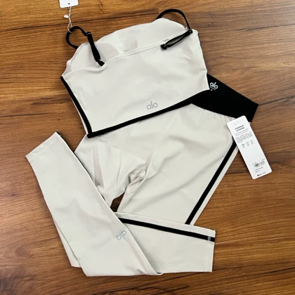 ست ورزشی زنانه الو یوگا Alo Yoga