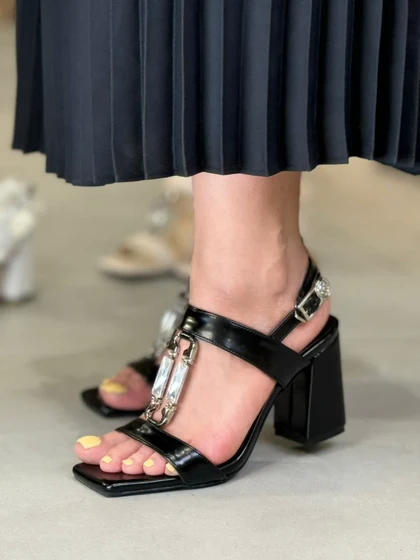 666 - پاشنه نگینی باگتی 666