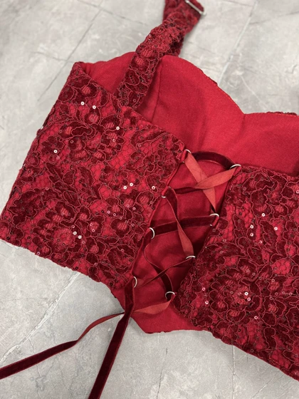 کراپ دانتل قرمز