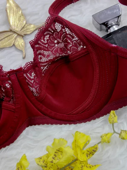 سوتین فرم دهنده اما EMA