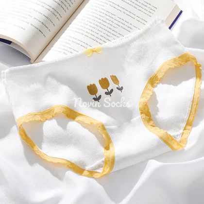 شورت طرح شکوفه گل (سایز 38 الی 42)