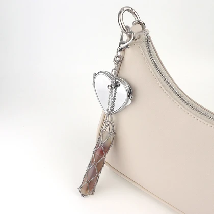 چارم بگ لیپ گلاس و رژ پینترستی