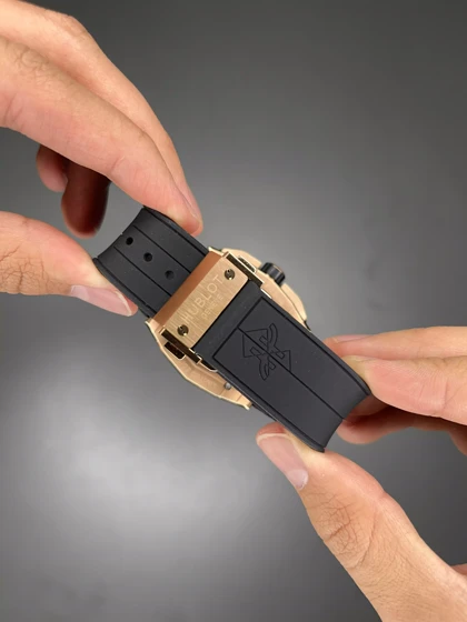 ساعت مچی اوبلو کهکشانی قاب رزگلد رابر مشکی Hublot Spirit of Big Bang Sang Bleu