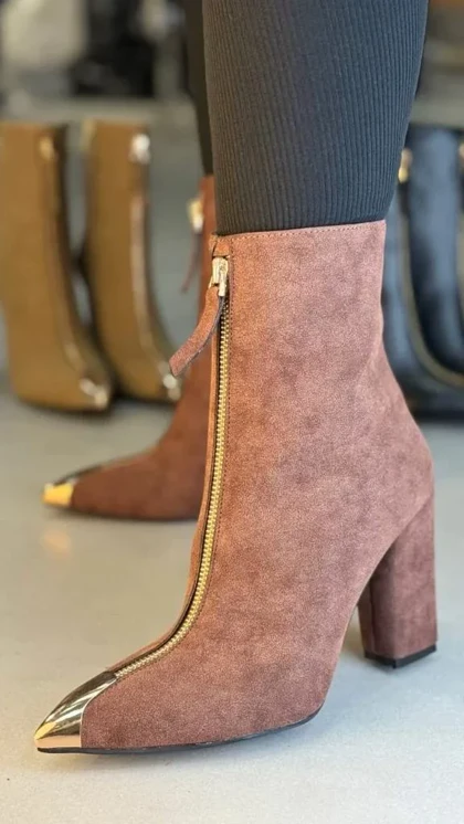 685 - نیم بوت پنجه طلا فلزجلو زیپ 685